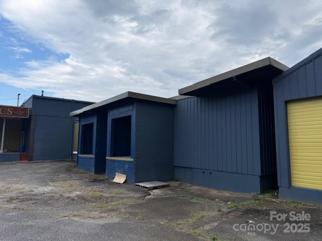 618 E Meeting Street