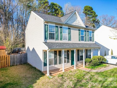 Photo of 5414 Peachwood Drive, Charlotte, NC 28216 (MLS # 4382739)