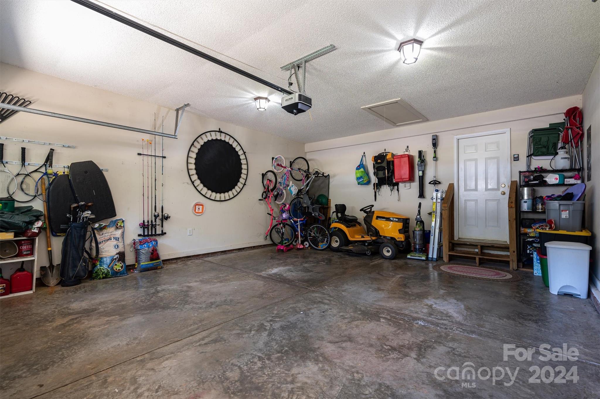 Mountain Manor - Residential