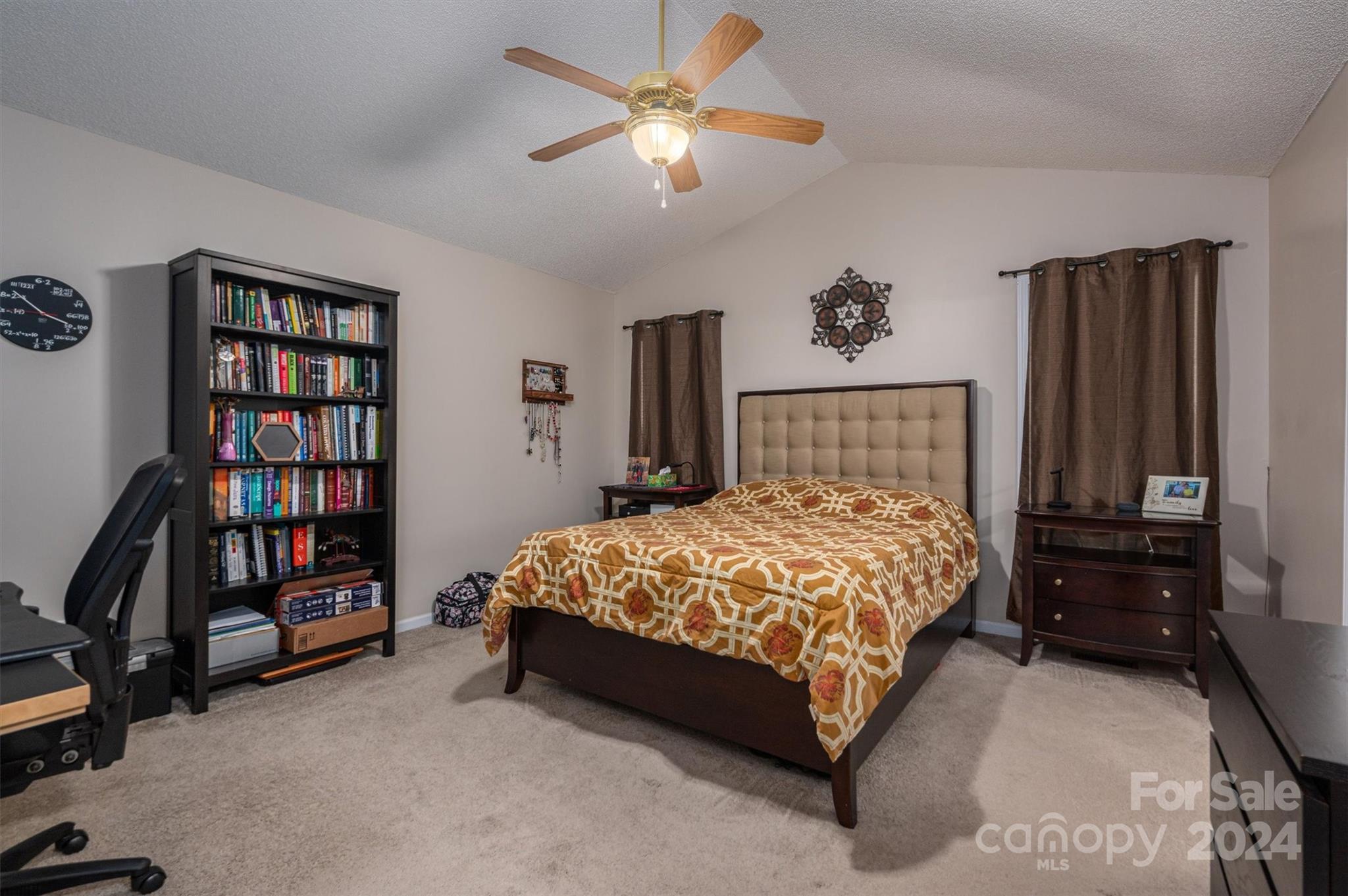 Mountain Manor - Residential