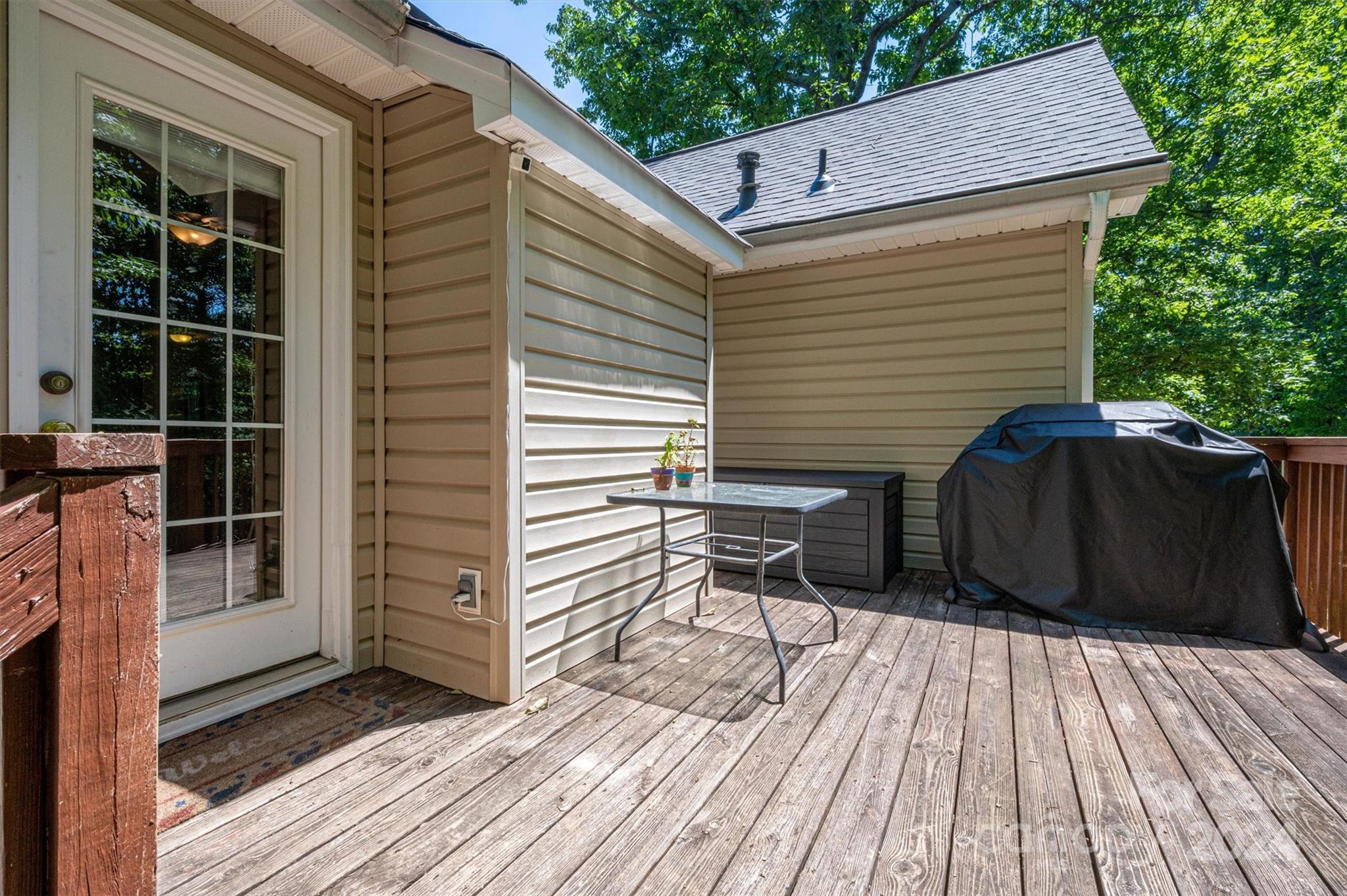 Mountain Manor - Residential