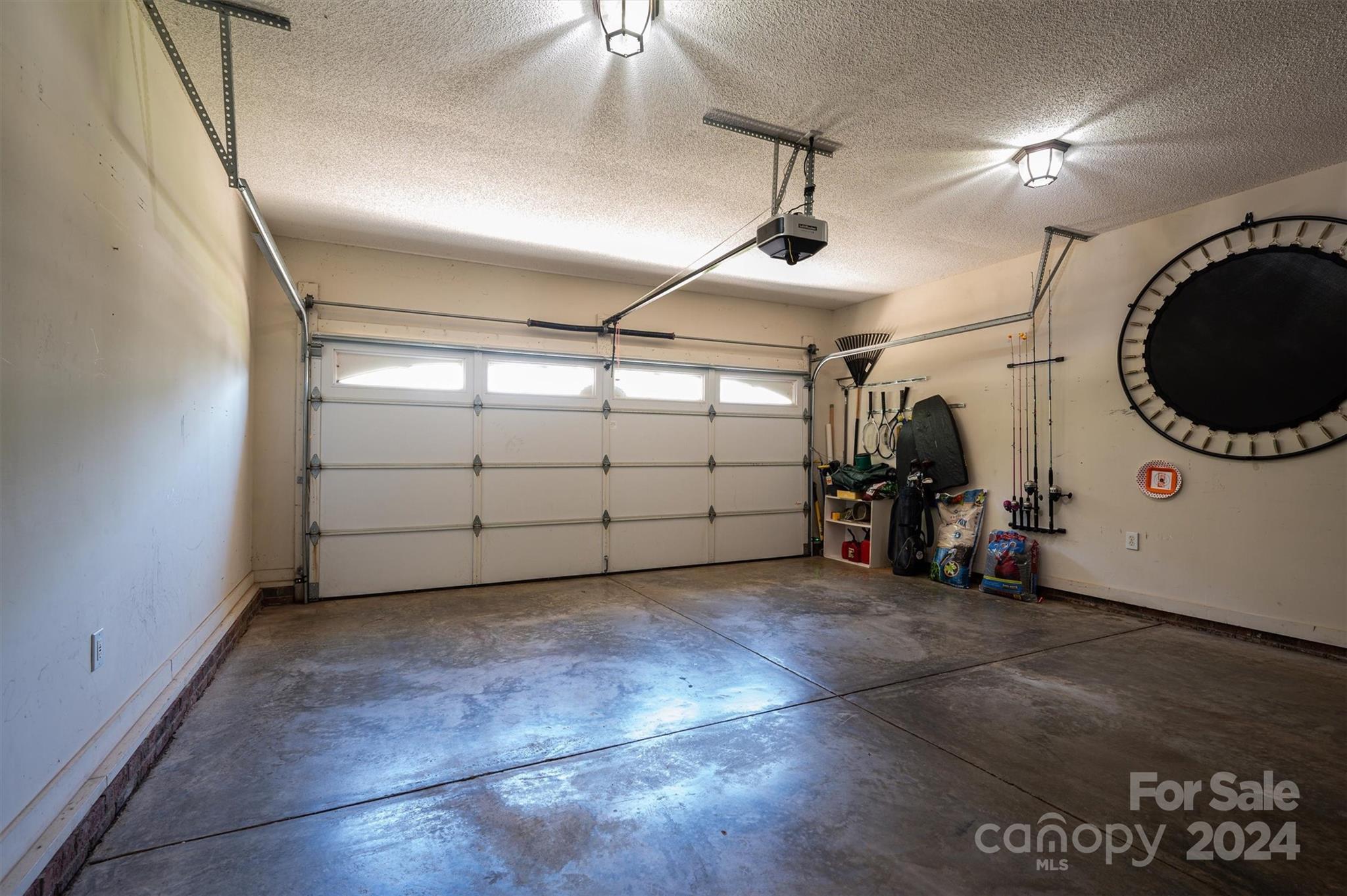 Mountain Manor - Residential