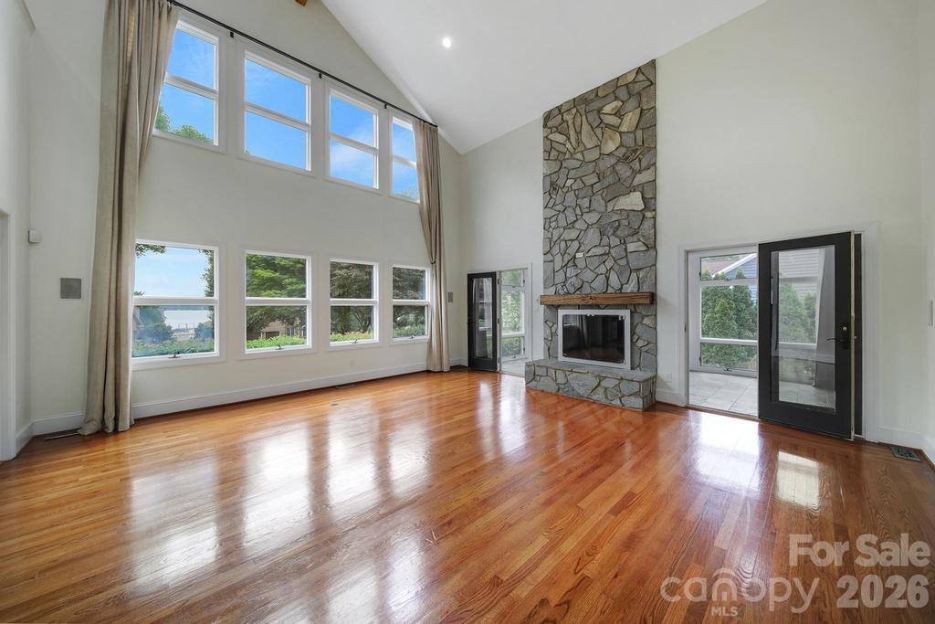 120 Royal Pointe Way