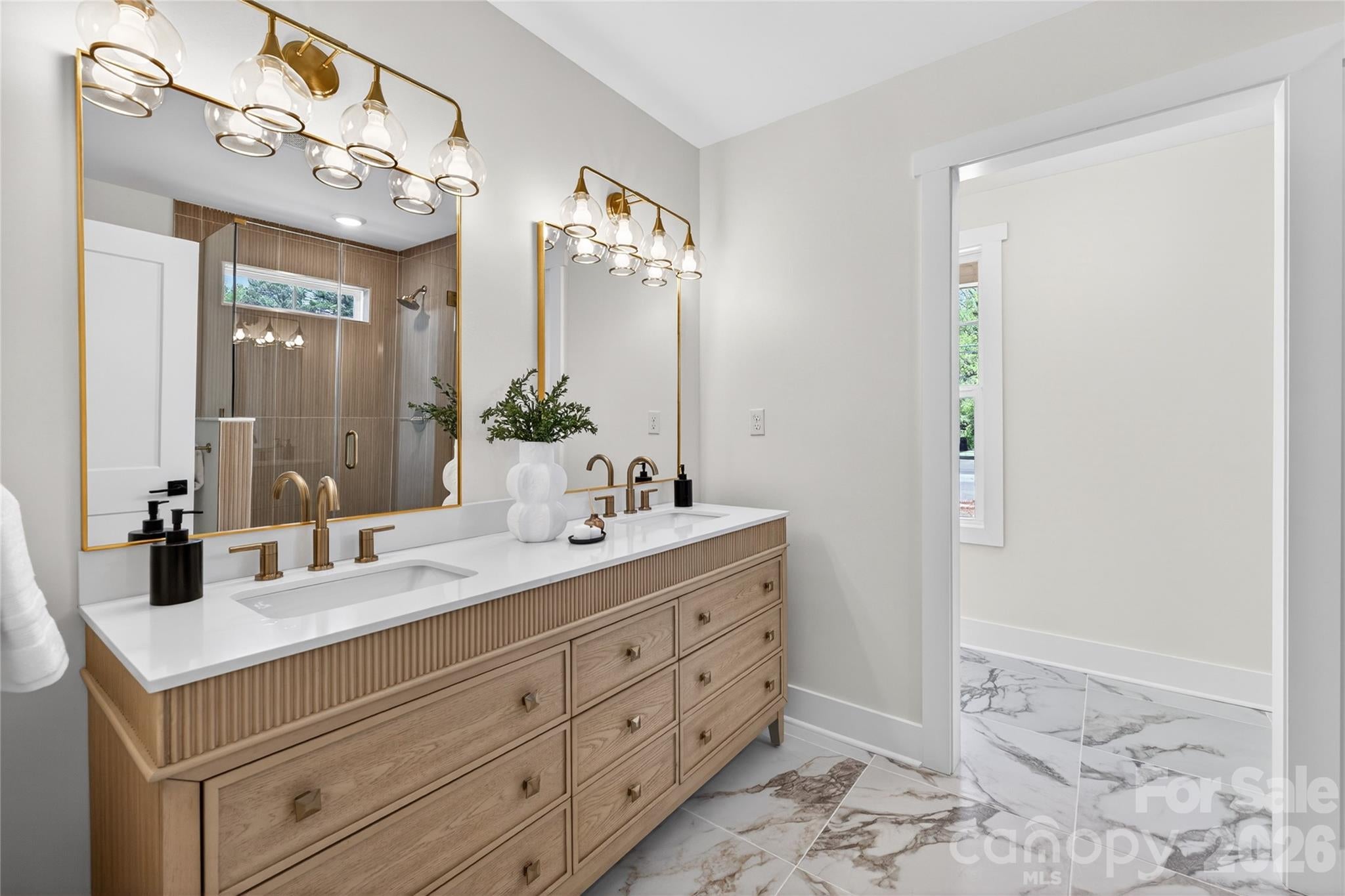 309 W Gold Street