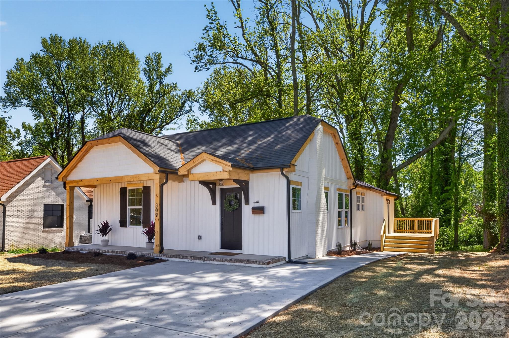 309 W Gold Street