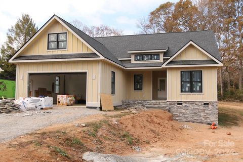 A home in Hendersonville