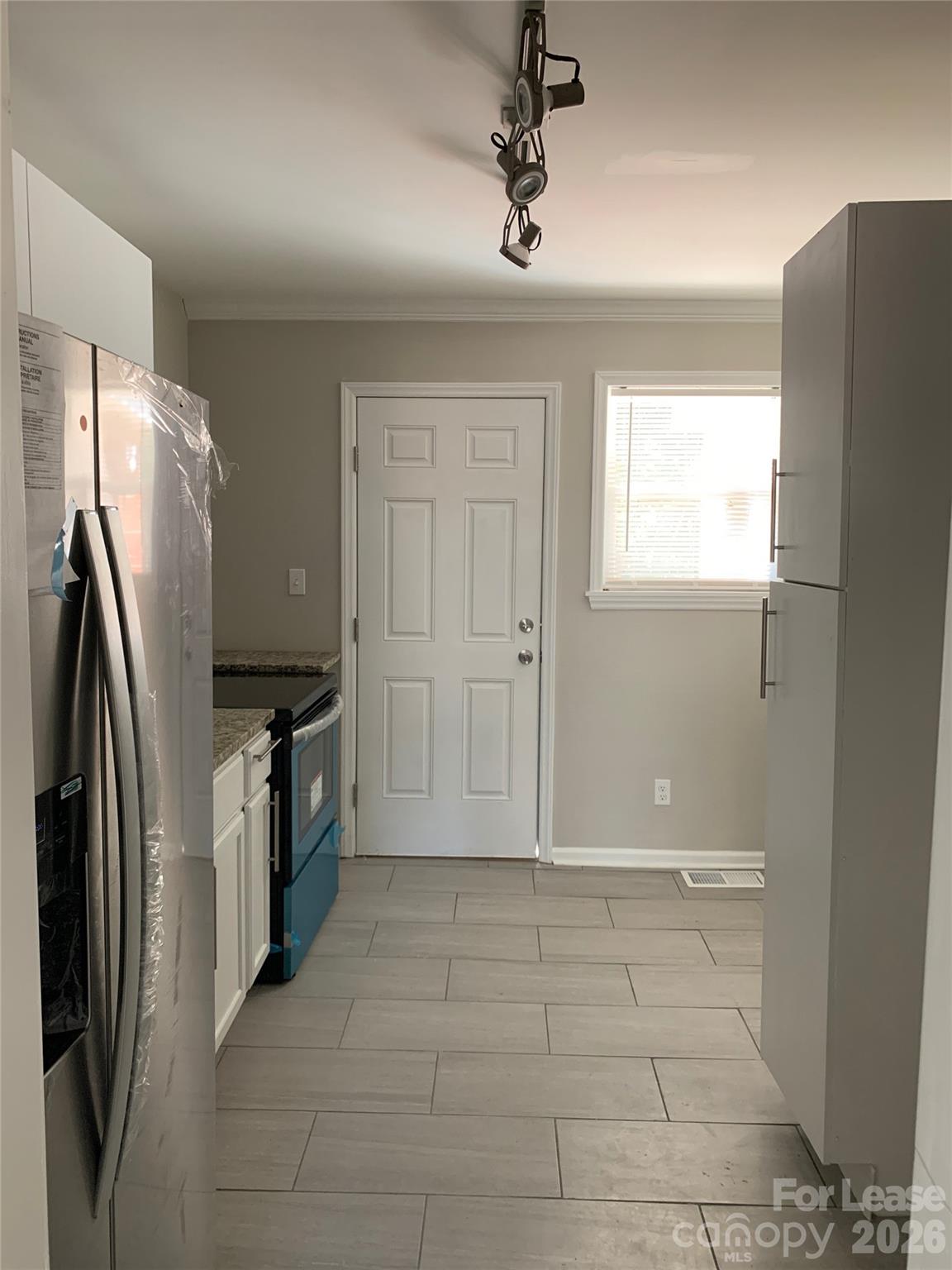 2717 Columbus Circle