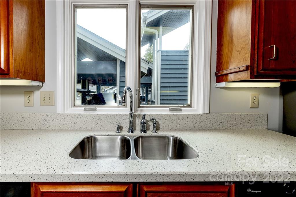 Lake Toxaway Estates - Residential