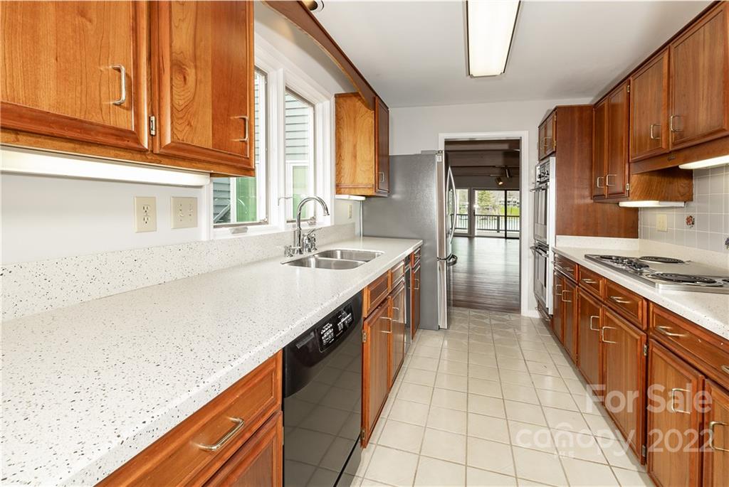 Lake Toxaway Estates - Residential