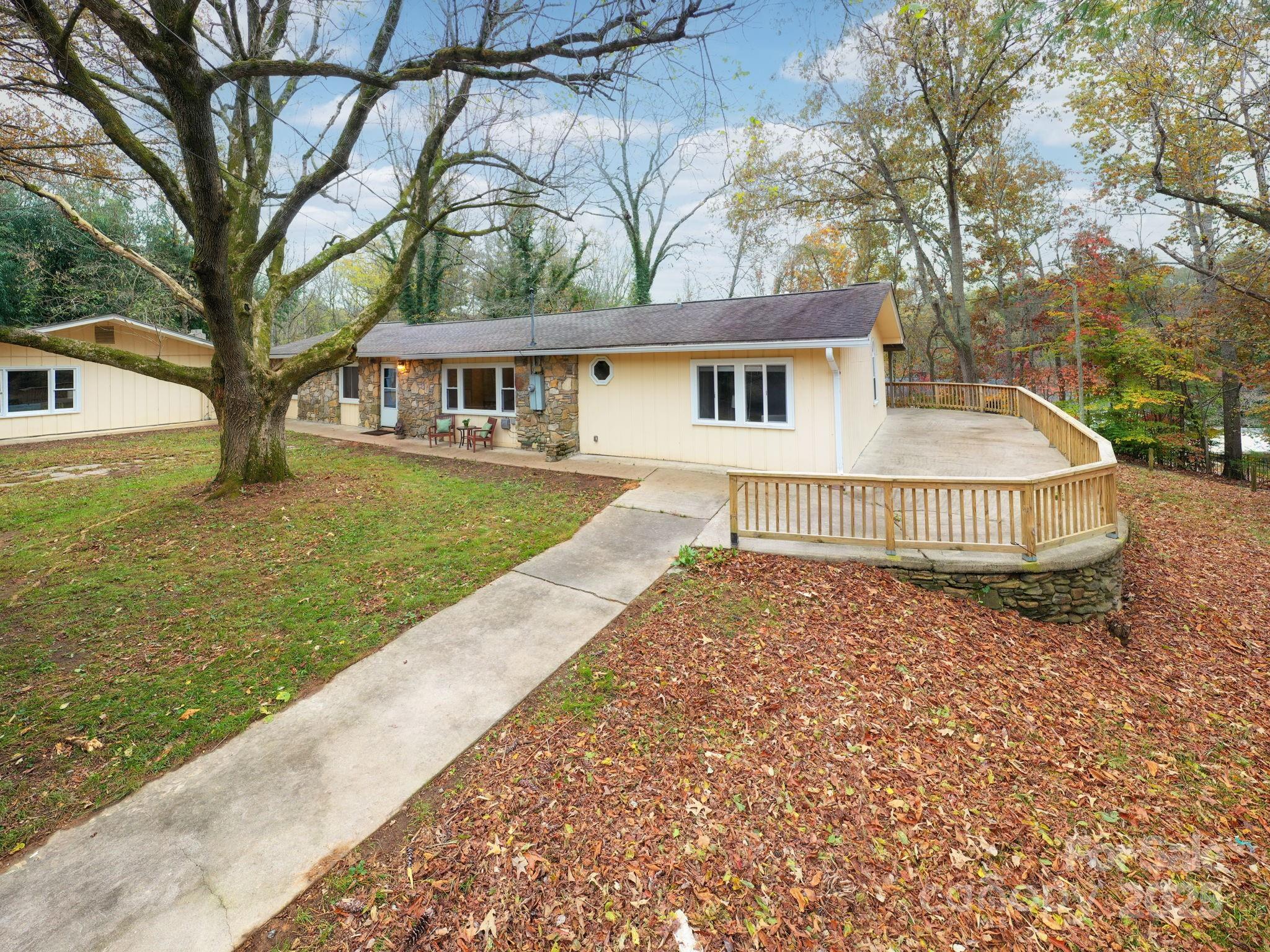 1211 & 1213 Upper Brush Creek Road