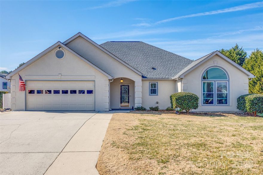 Charming Ranch-Style Stucco Home with an In-Ground Pool in Palmetto Plantation! This home features a spacious family room, formal dining area, kitchen with a breakfast nook, and a versatile space ideal for a sunroom or flex use. The remodeled primary bathroom showcases a stunning dual vanity, a beautifully tiled shower, and updated tile flooring. The generously sized primary bedroom and spacious secondary bedrooms offer ample comfort. Notable updates include a new roof (2020), HVAC system (2024), vinyl fencing, pool liner (2021), pool filtration system (2024), garage door (2022), and durable LVT flooring (2022).