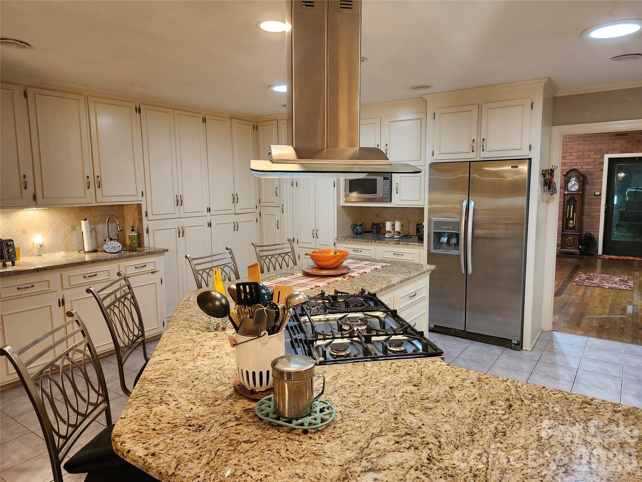 2409 Griffith Road