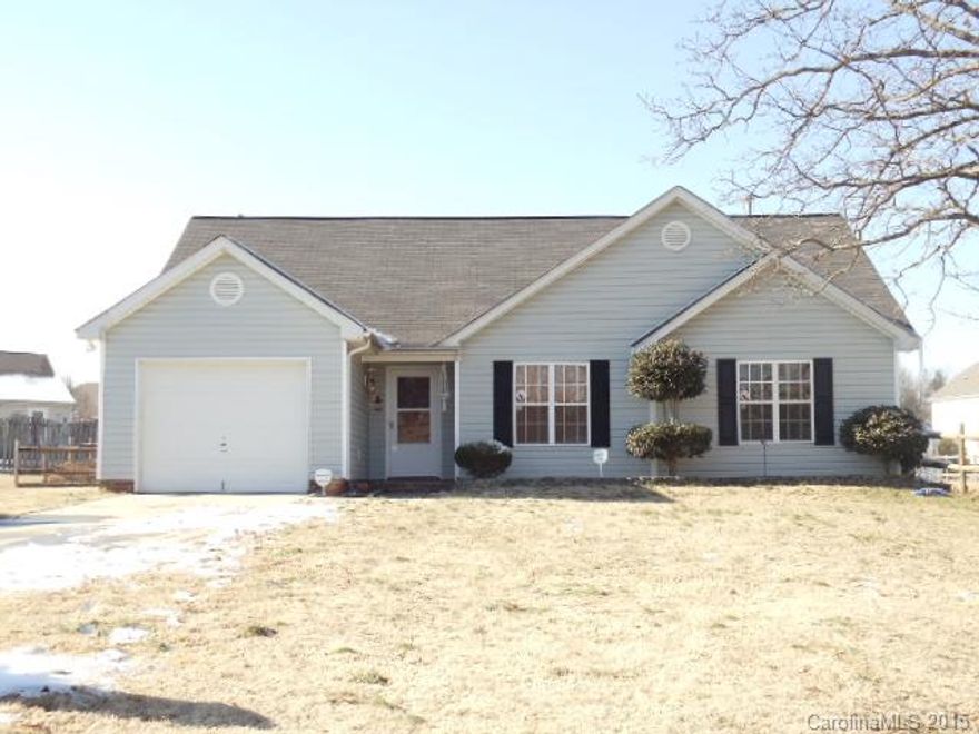 Charming ranch home on a cul-de-sac lot. Open great room with vaulted ceiling. Kitchen has breakfast bar that over looks eating area. Spacious secondary bedroom all just freshly painted. Master suite with trey ceiling and a deluxe bath featuring a garden soaking tub and a walk in closet. The house sits on one of the largest lots in subdivision at .38 acres with most of it being fenced in.