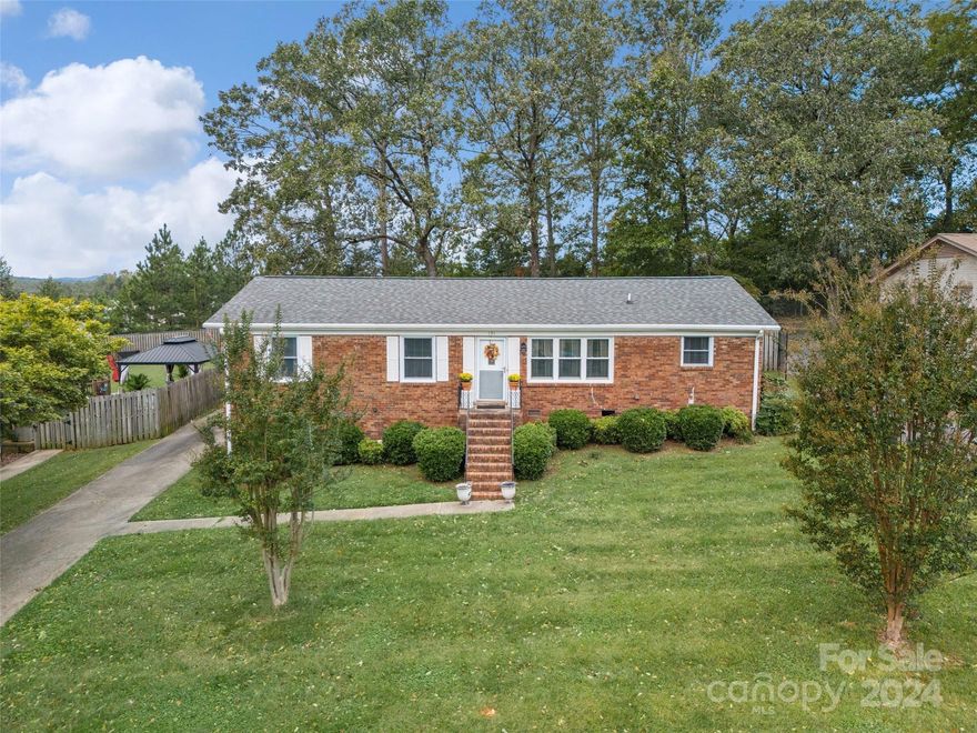 Check out this charming single-story, all brick, 3-bedroom, 1.5-bathroom home located in the peaceful neighborhood of Edgewood Acres. Nestled on a 0.28-acre lot, this home offers a cozy retreat with plenty of outdoor space to enjoy. The fenced-in backyard features a carport for 2 vehicles and a small concrete patio, perfect for sipping your morning coffee while listening to the birds. Inside, you'll find a newly updated kitchen, large living room and the bedrooms have beautiful hardwood floors adding warmth and character to the space. The home’s layout provides convenience and ease of living, all on one level, making it perfect for any stage of life. Whether you’re a first-time buyer or looking to downsize, this home is a wonderful opportunity to make lasting memories. Just 1 min from both I-85 and HWY-74 offering convenient commutes to Charlotte, Gastonia and Kings Mountain.