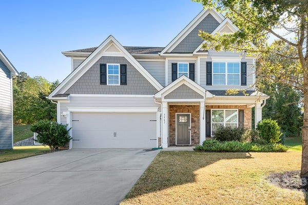 3967 LAKE BREEZE DR, SHERRILLS FORD, NC 28673 - Image 1f23847fa33abd40a1f18e509aaa5255/3855774489
