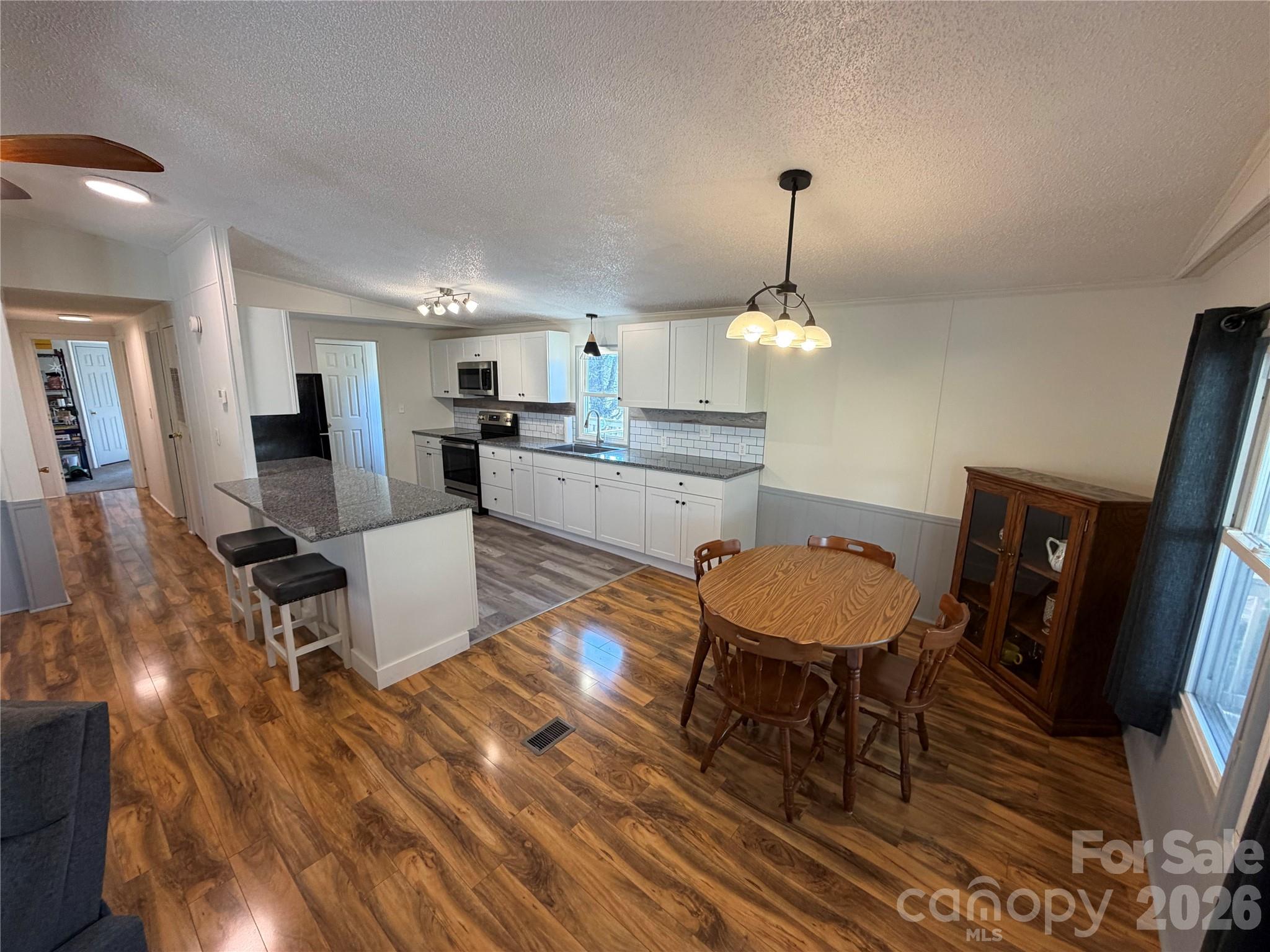 200 Cranbrook Circle