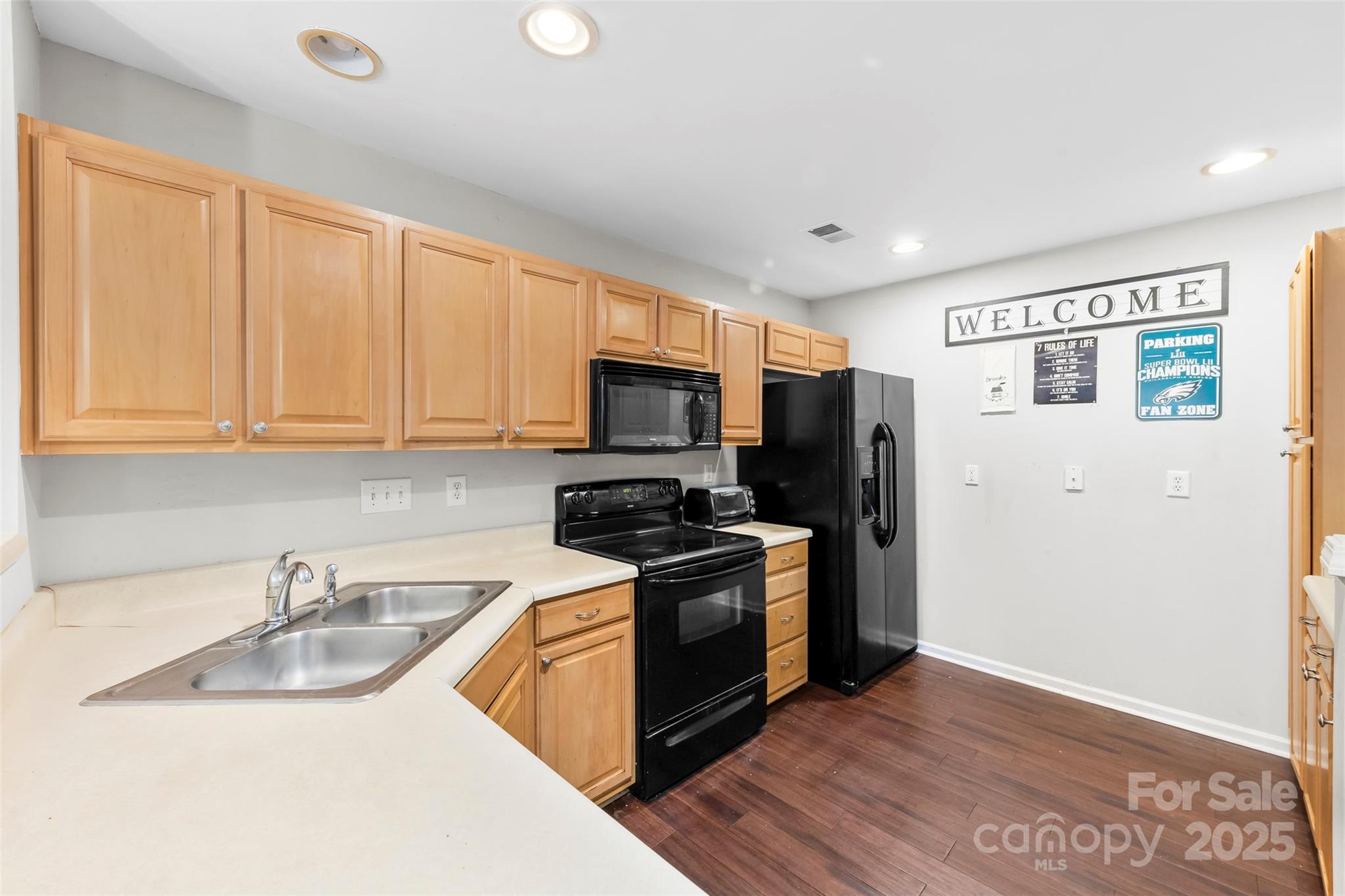 8144 Christmas Court