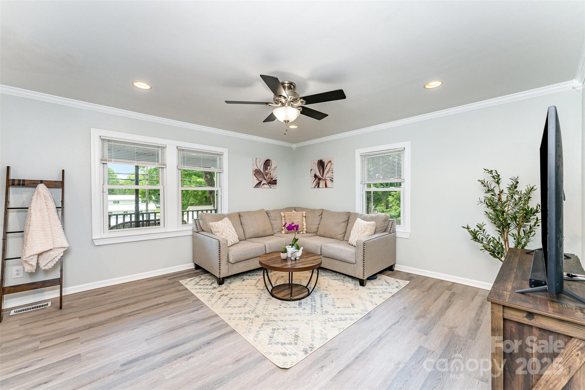 910 W A Street 9