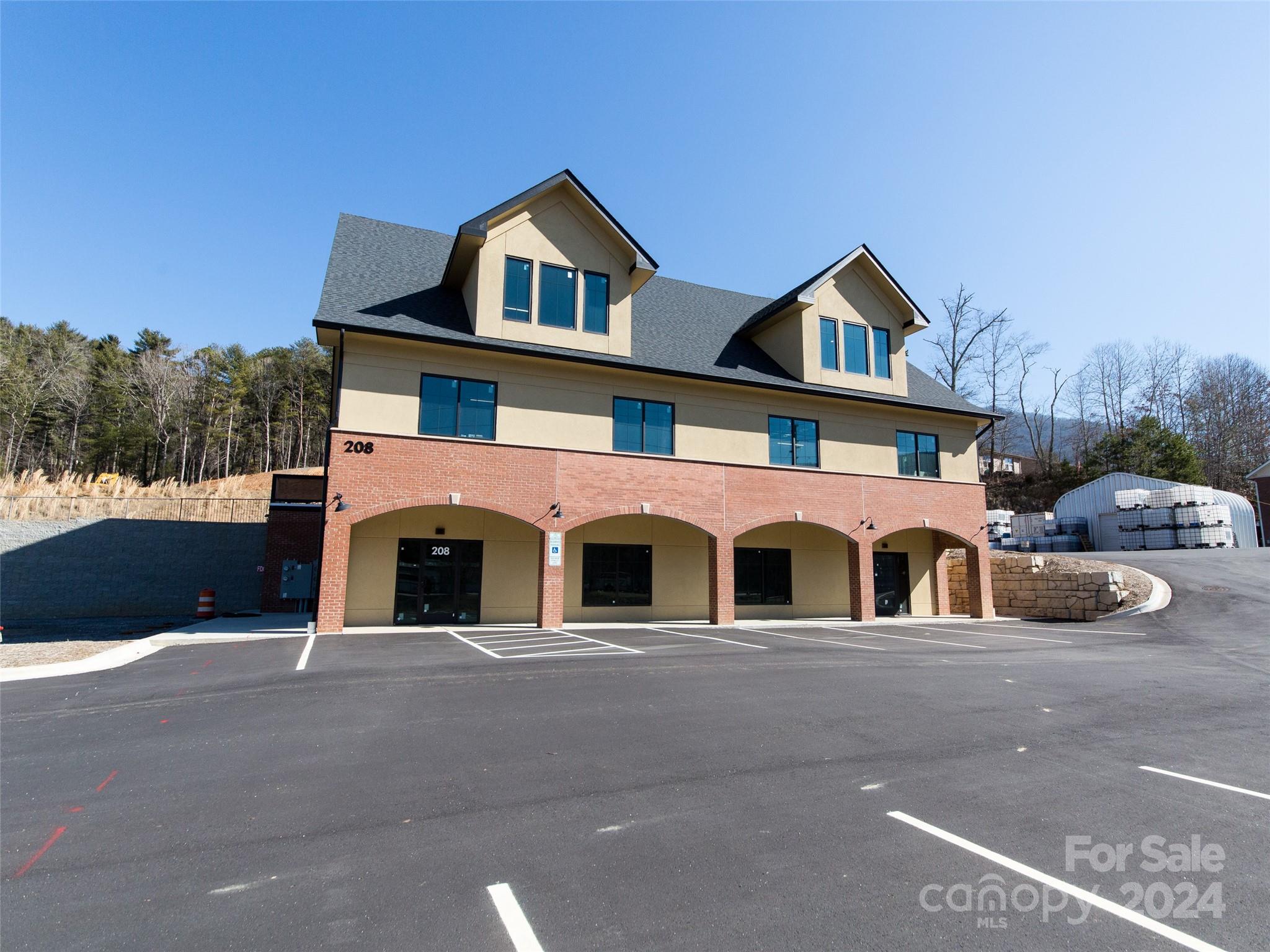 208 Charlotte Highway 100