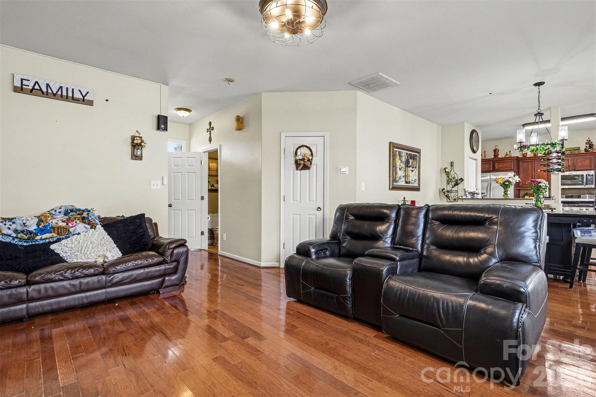 4492 Easywater Lane