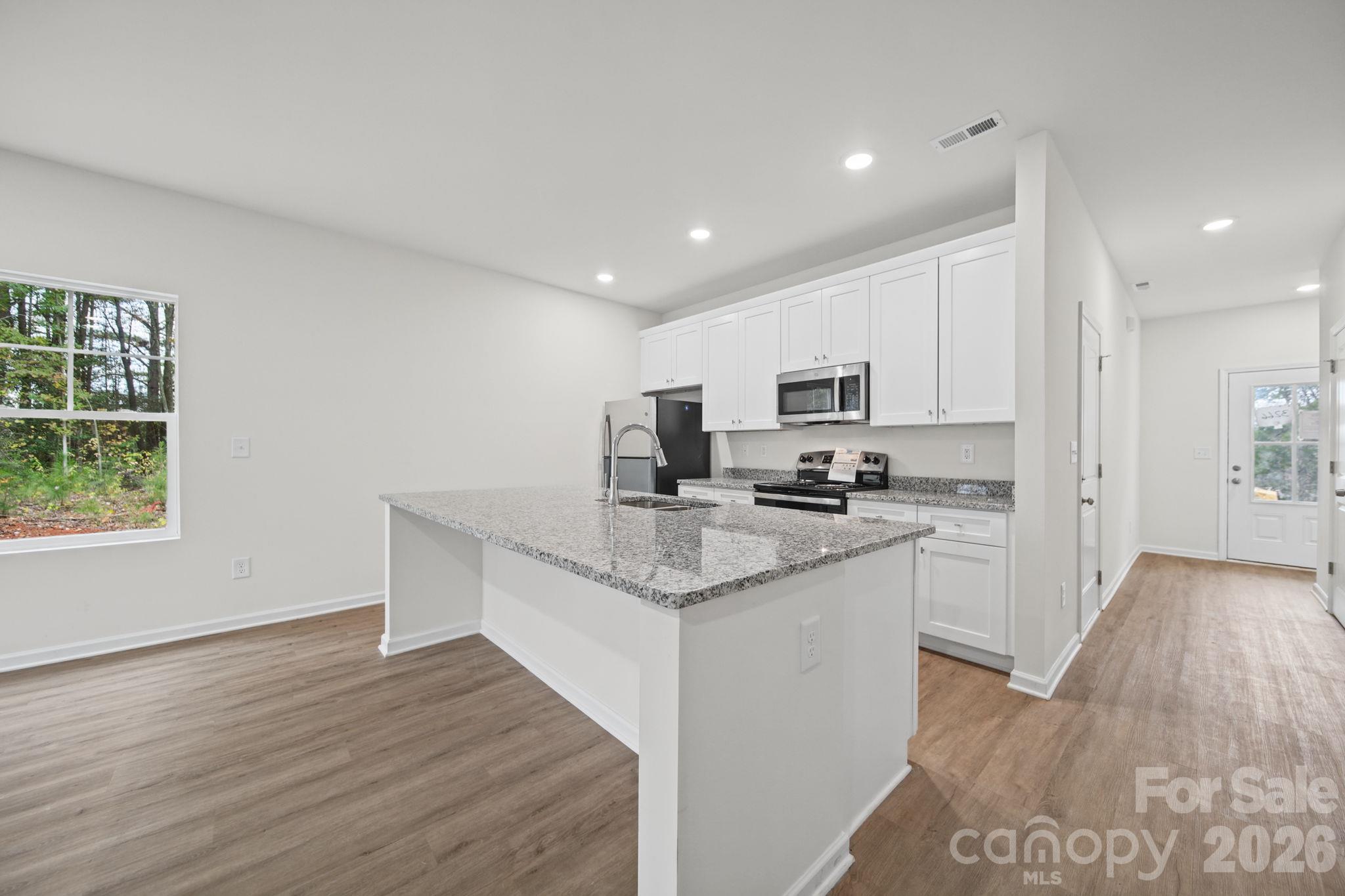 3266-3270 Loop Road