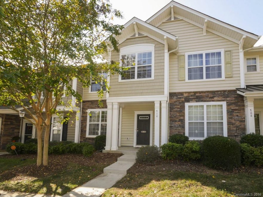 Come home to the is lovely, open floor plan concept in this well cared for townhome. Home features wide plank laminate floors on main, 42" cherry cabinets in kitchen, gas in spacious living room, large master suite with double sinks and garden tub. Ridge Pointe is an awesome community with clubhouse, pool and walking trails close to shopping and dining.
