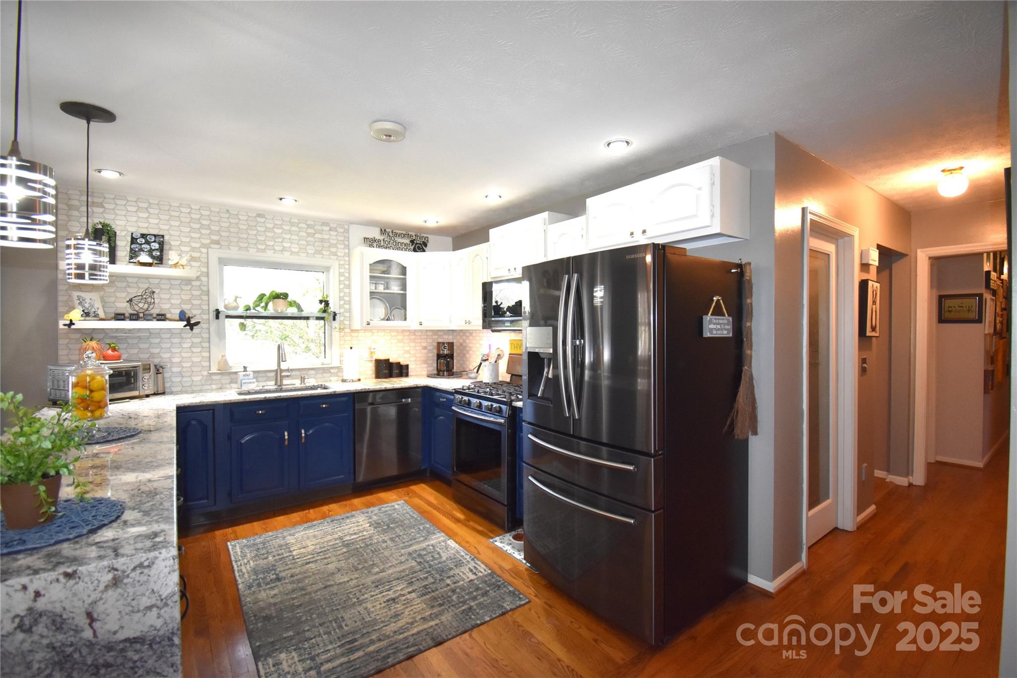 37 Hillside Drive E