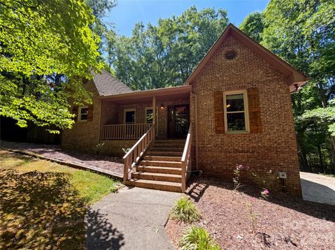 Photo of 8612 Piccadily Lane, Harrisburg, NC 28075 (MLS # 4374091)