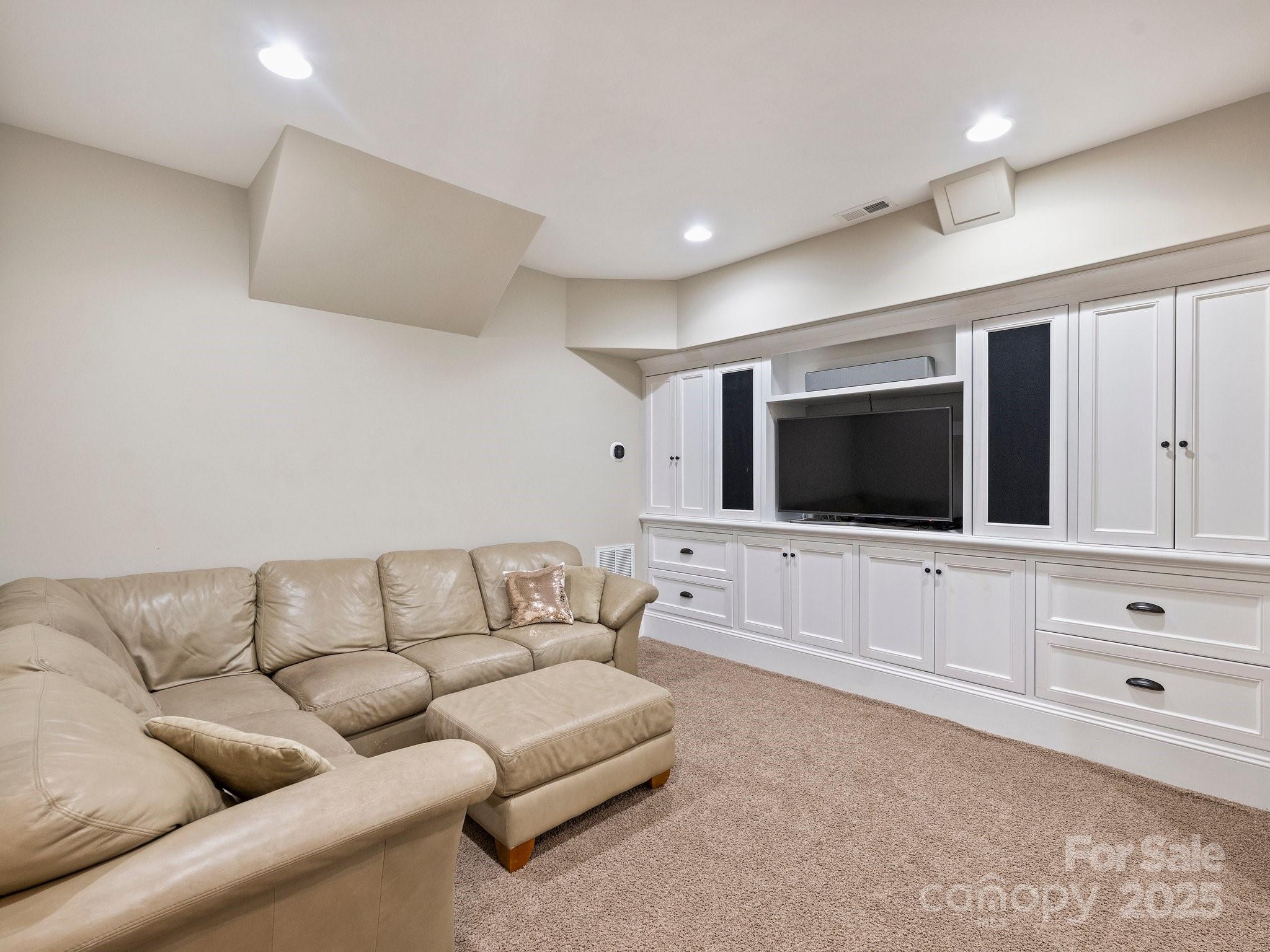 Mammoth Oaks - Residential