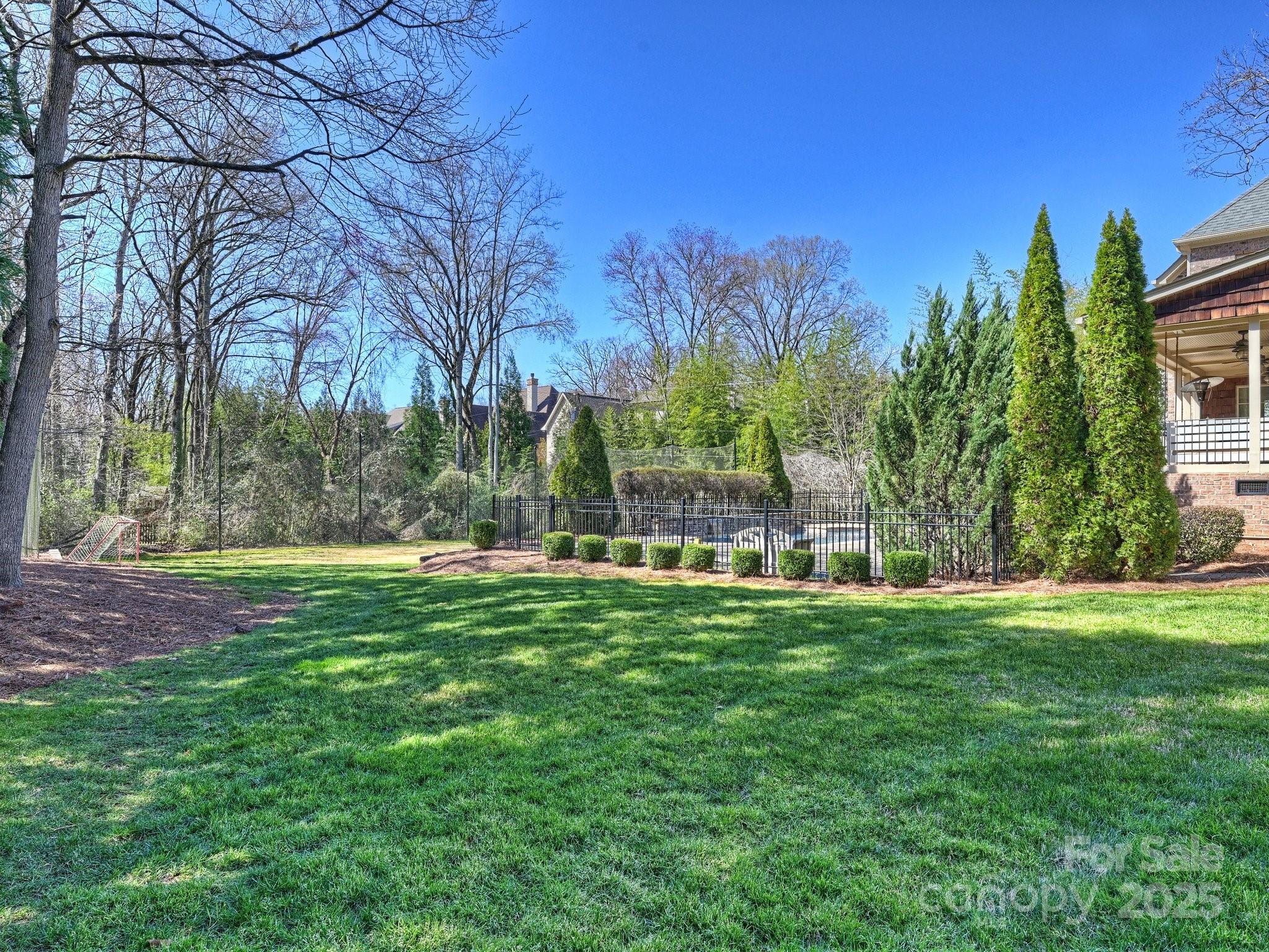 Mammoth Oaks - Residential