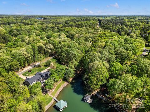 135 Barksdale Lane Mooresville NC 28117