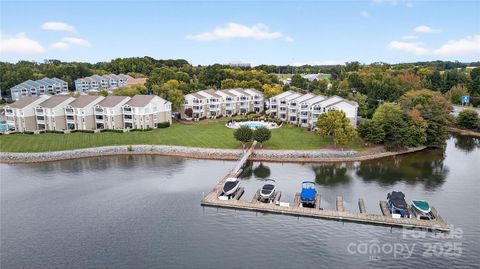 Photo of 1331 Torrence Circle #1331, Davidson, NC 28031 (MLS # 4312020)