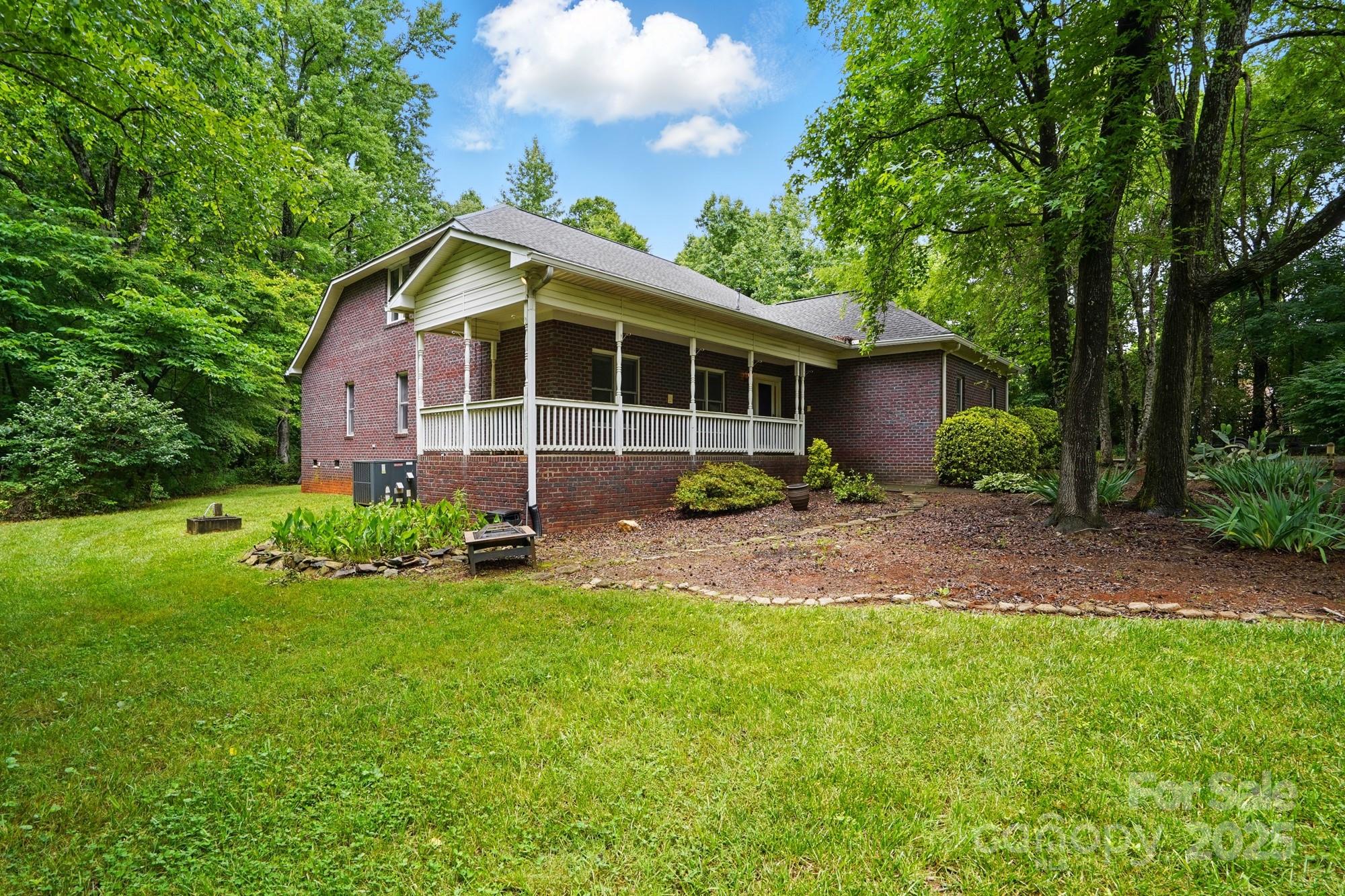 7725 Whitmire Lane