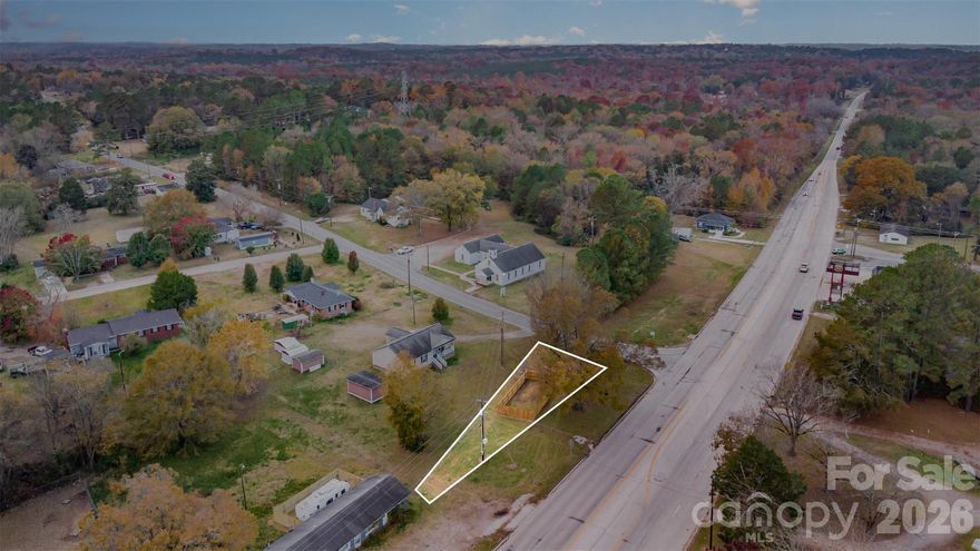 Build your dream home on this spacious corner lot in a great Chester location! The property is already equipped with public water and sewer, making it ready for your new build. It also includes 30-amp and 50-amp plugs, offering a versatile power setup perfect for charging an electric vehicle or meeting additional power needs. Conveniently located near downtown Chester, schools, and shopping. Owner financing is available, making this a fantastic opportunity for your next home or investment project!