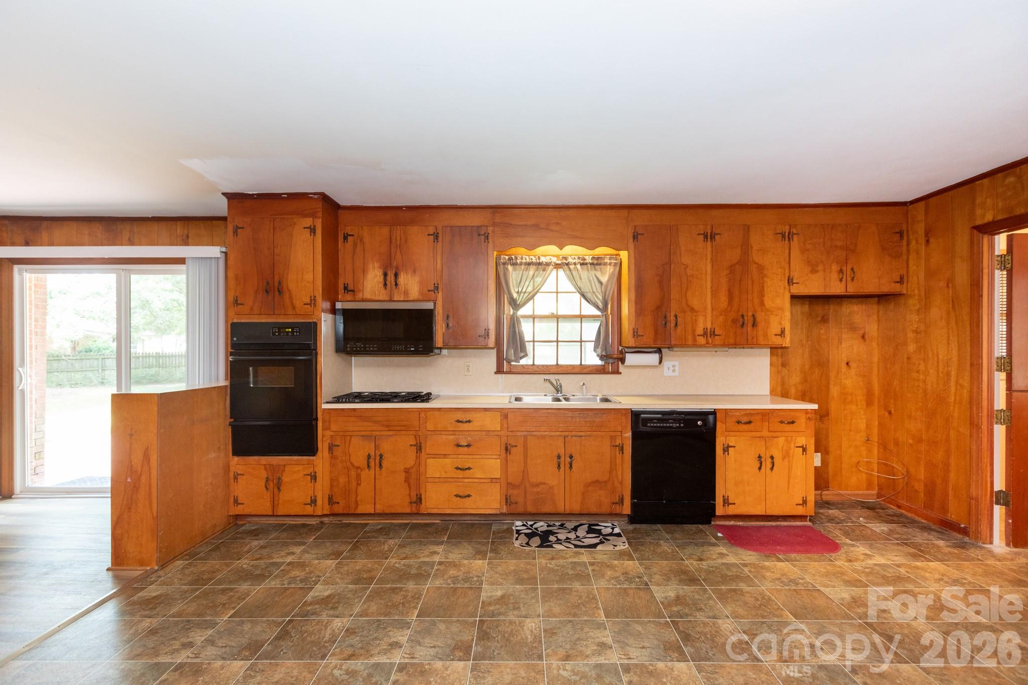 Country Club - Residential