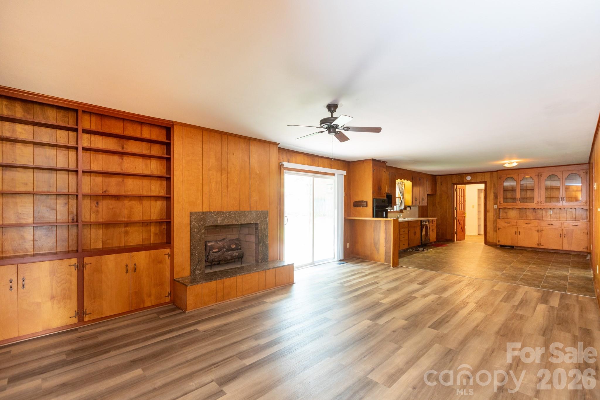 Country Club - Residential