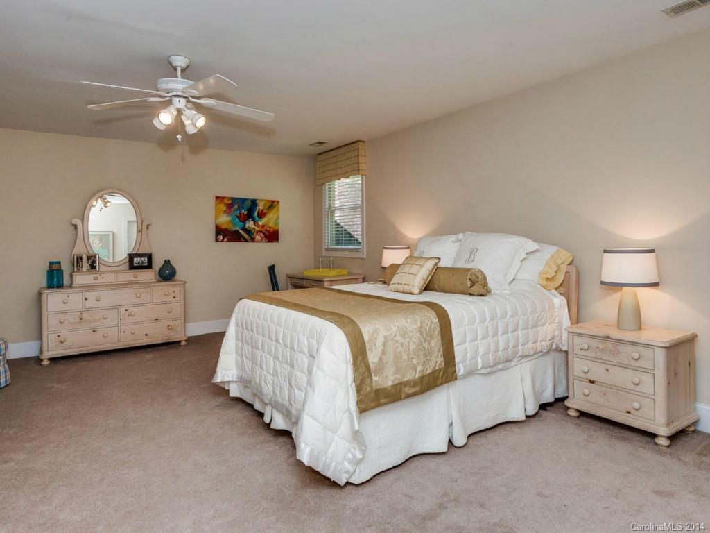 Lynrose Court - Residential