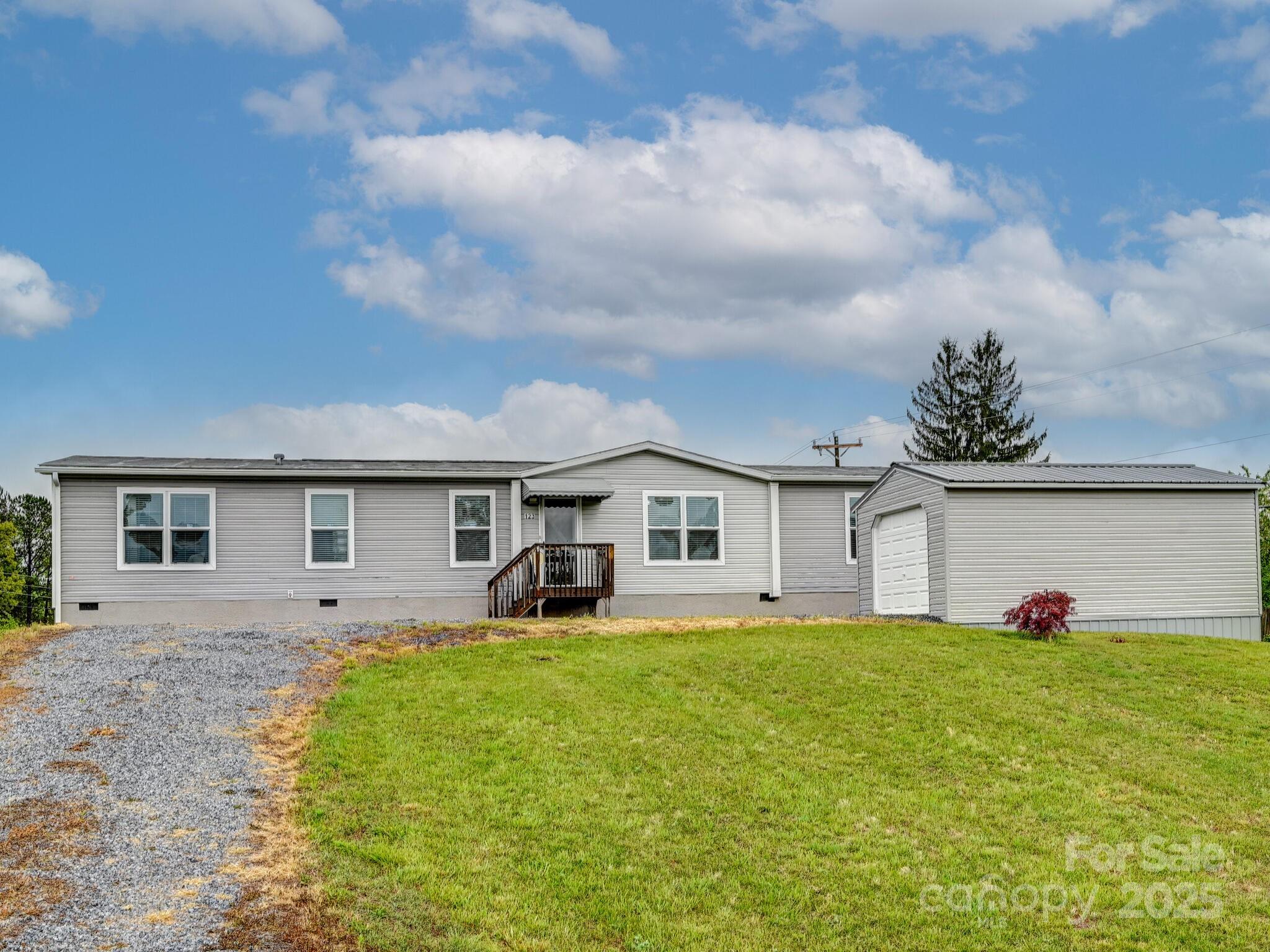 123 Big Oak Road