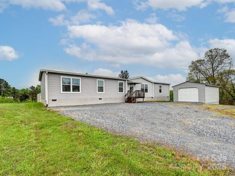 Photo of 123 Big Oak Road, Hendersonville, NC 28792 (MLS # 4250843)