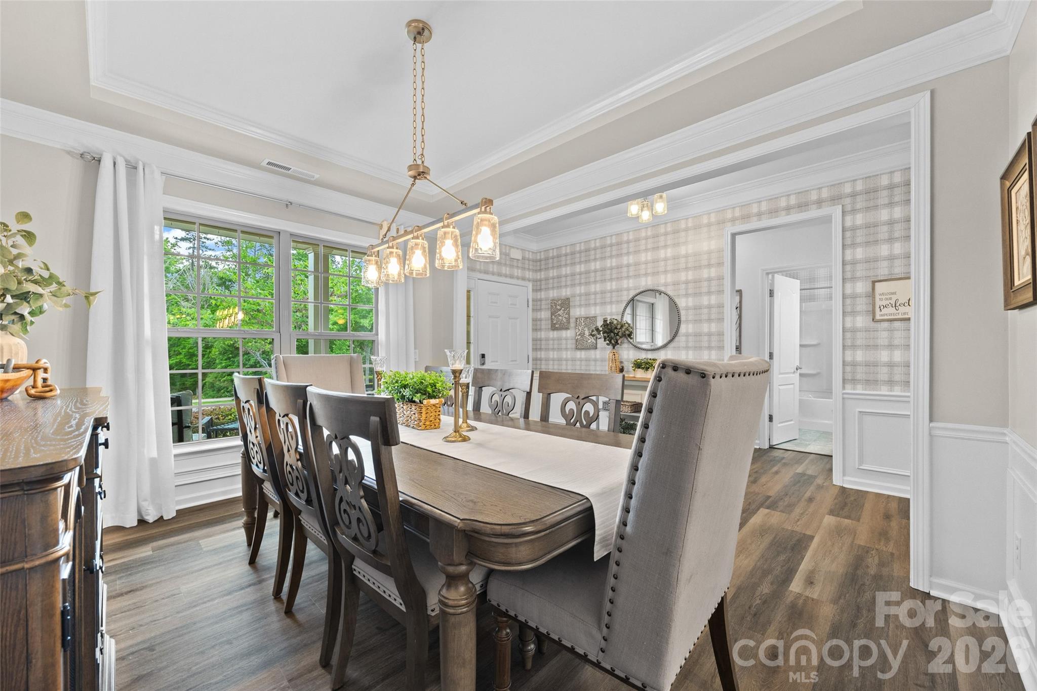 2862 Creekview Drive