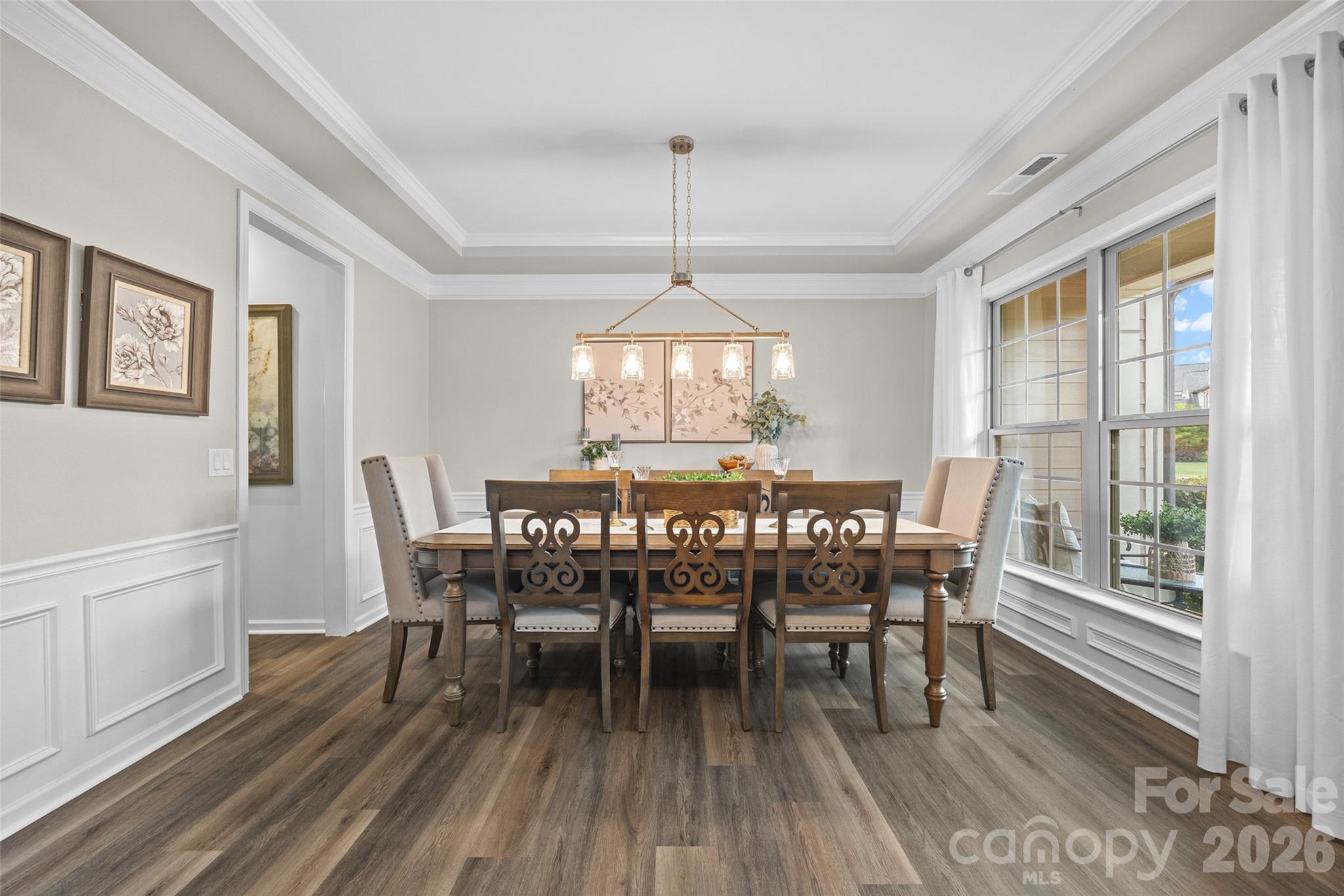 2862 Creekview Drive