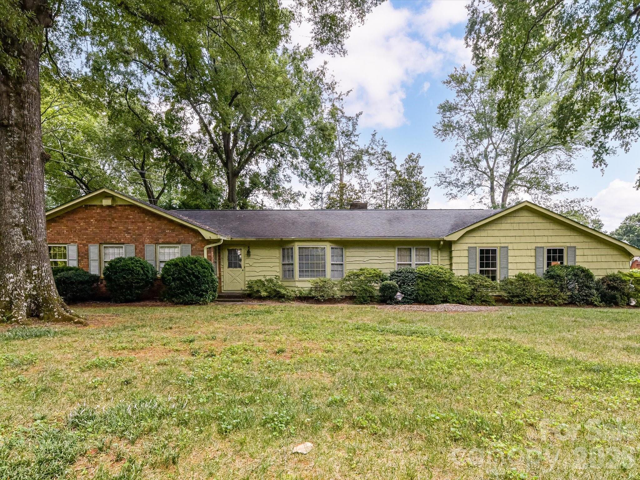 5535 Lansing Drive