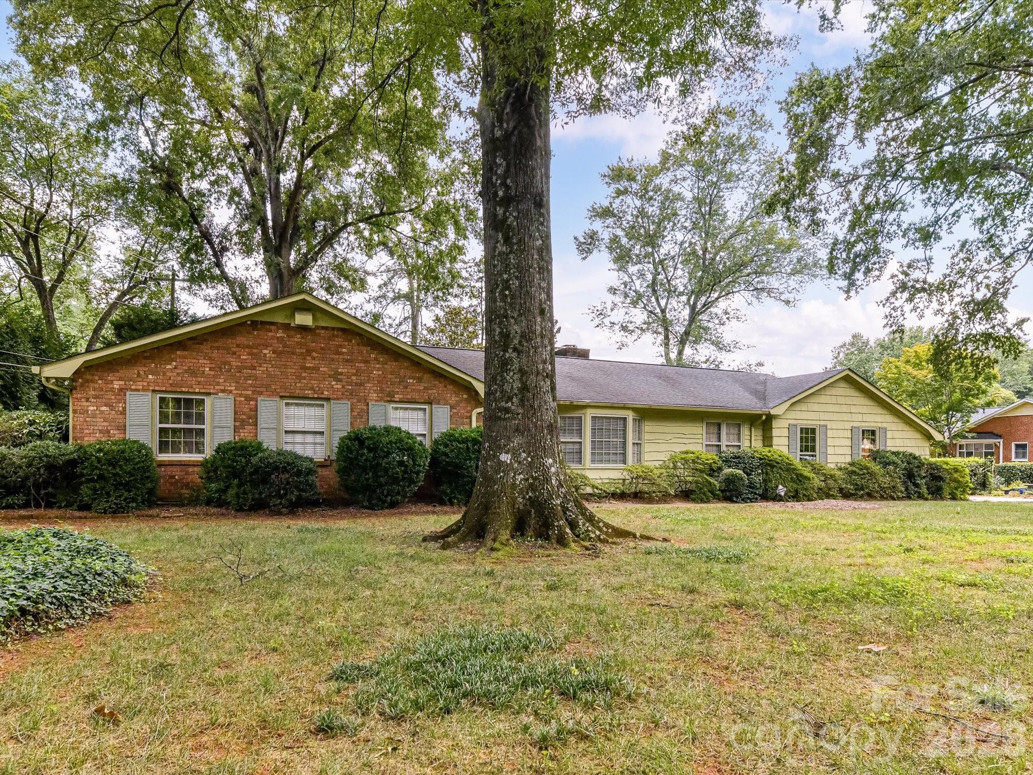 5535 Lansing Drive