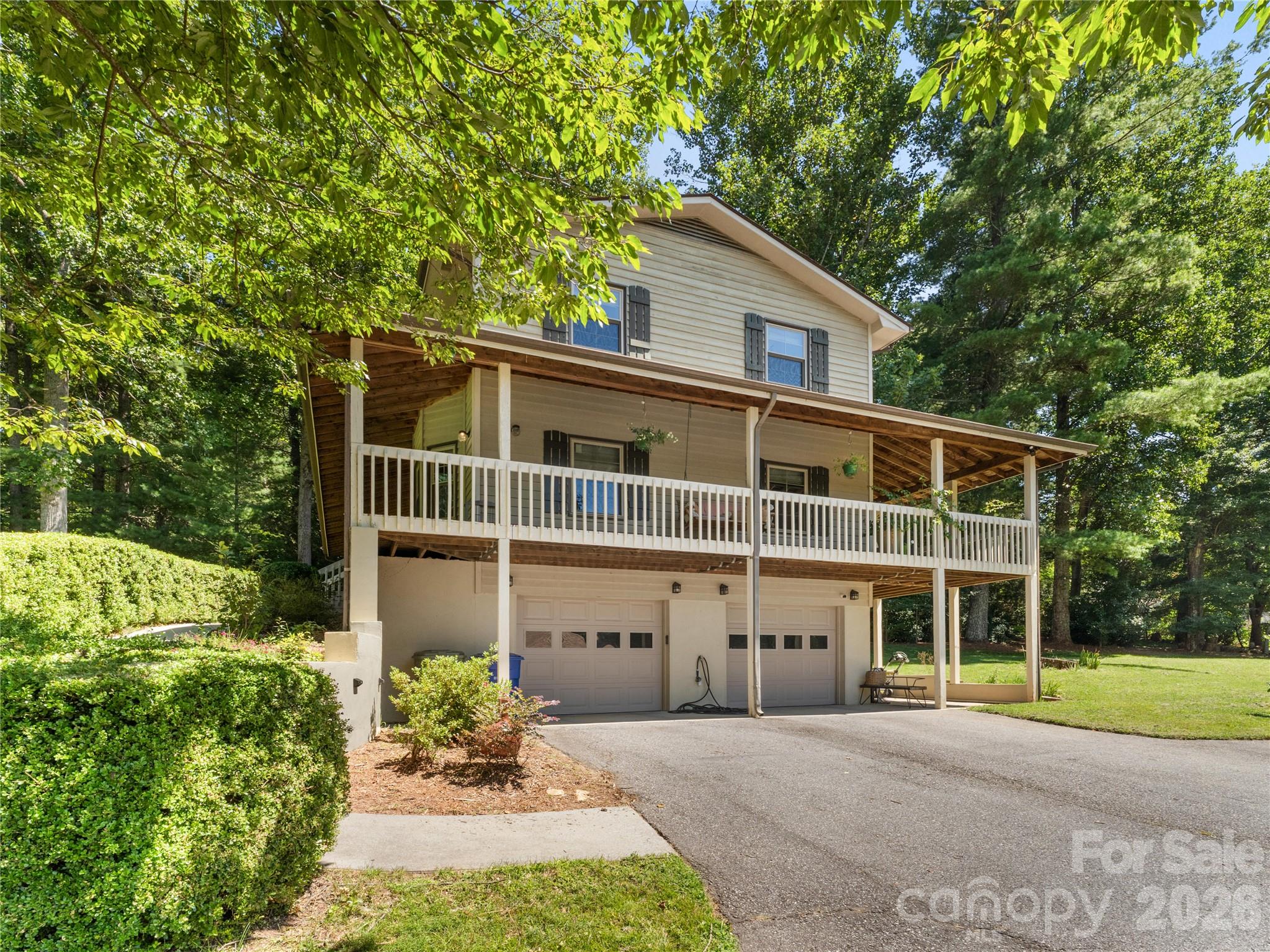 121 Churchill Downs Drive