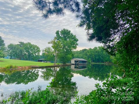 Photo of 15186 Cove Point Lane #2, Norwood, NC 28128 (MLS # 4273032)