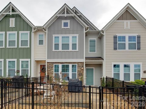 Photo of 3329 Ada Mill Alley, Charlotte, NC 28205 (MLS # 4372592)