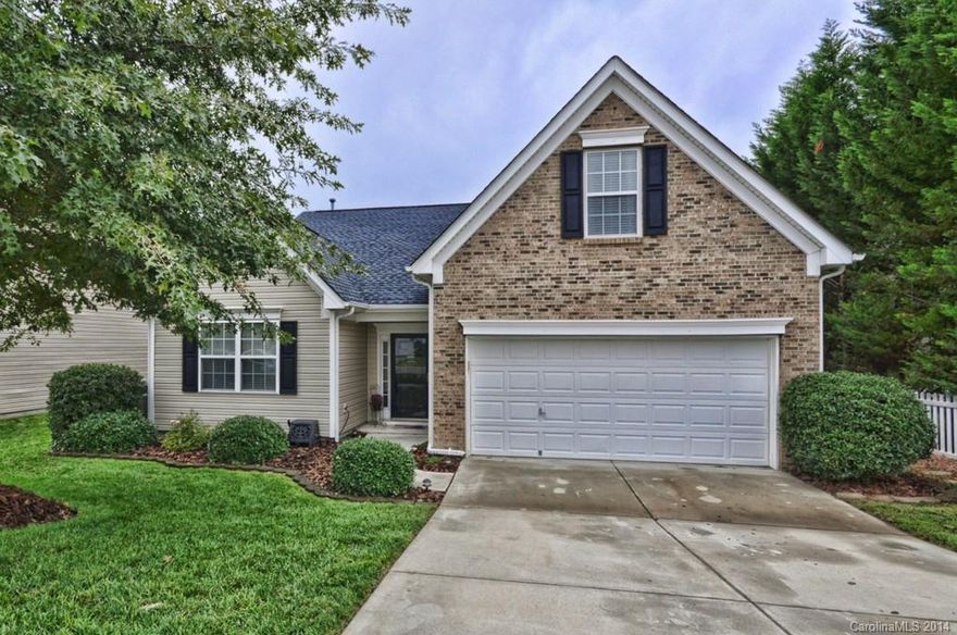 Stunning open floor plan 1 story with family room over the garage has it all. 3 bed, 2 bath, with upgraded kitchen, carpet, paint & wood floors. Large master bedroom with trayed ceiling. Comfortable living room with vaulted ceiling and cozy fireplace. Formal dining room. Easy flowing modern kitchen w/very large pantry. Bonus room upstairs, could be used as family/media/man cave. Back yard & comfortable patio for unwinding from a long day. Located in poplar and desirable Moss Creek.