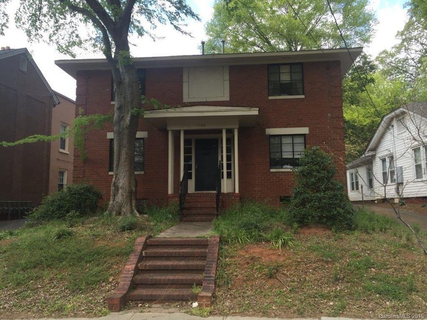 Recently renovated 1 BR apartment in the heart of Dilworth!