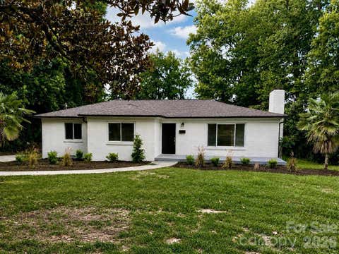 Photo of 943 Hickory Nut Street, Charlotte, NC 28205 (MLS # 4412269)