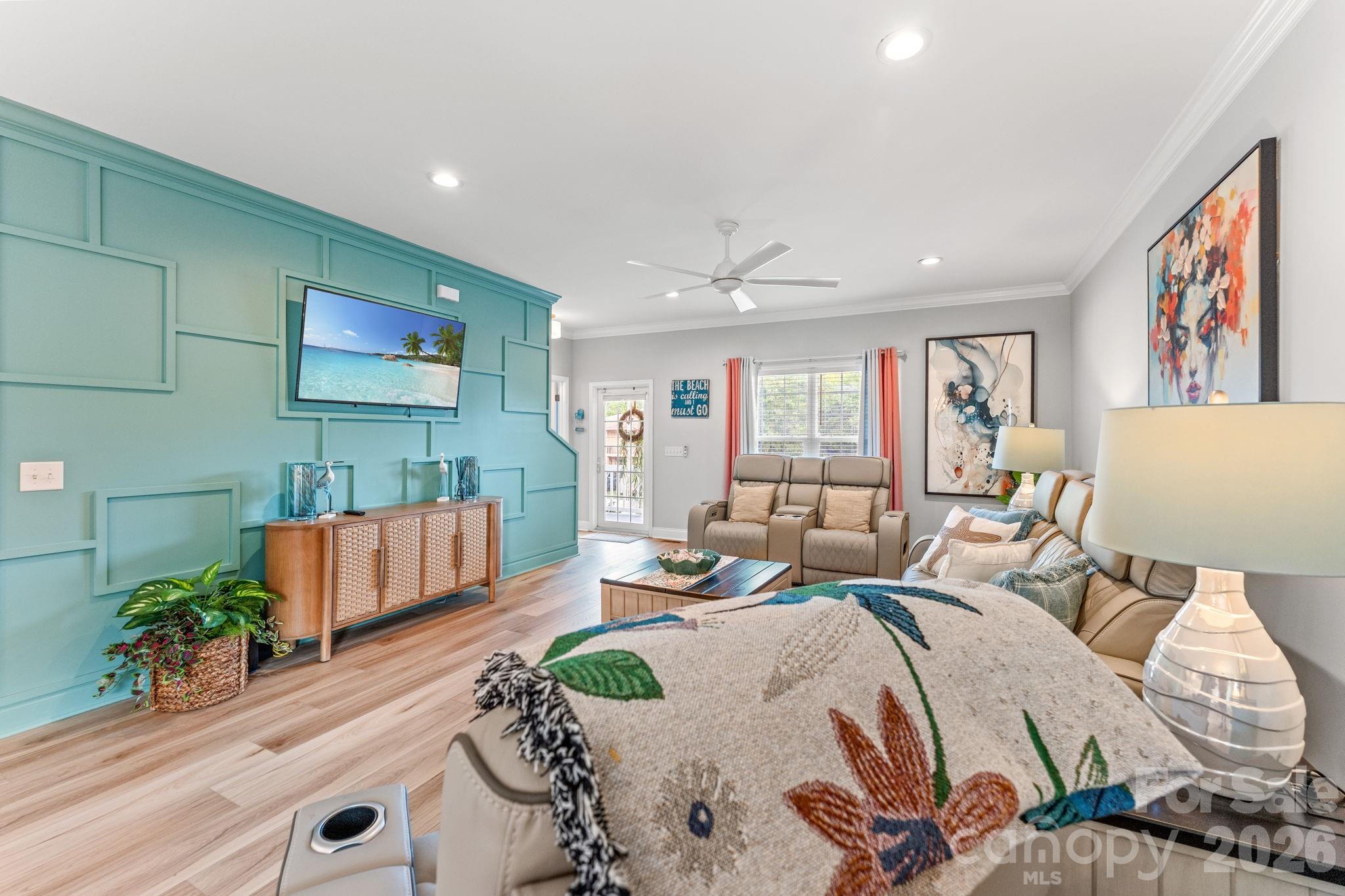 2009 Hillside Drive S